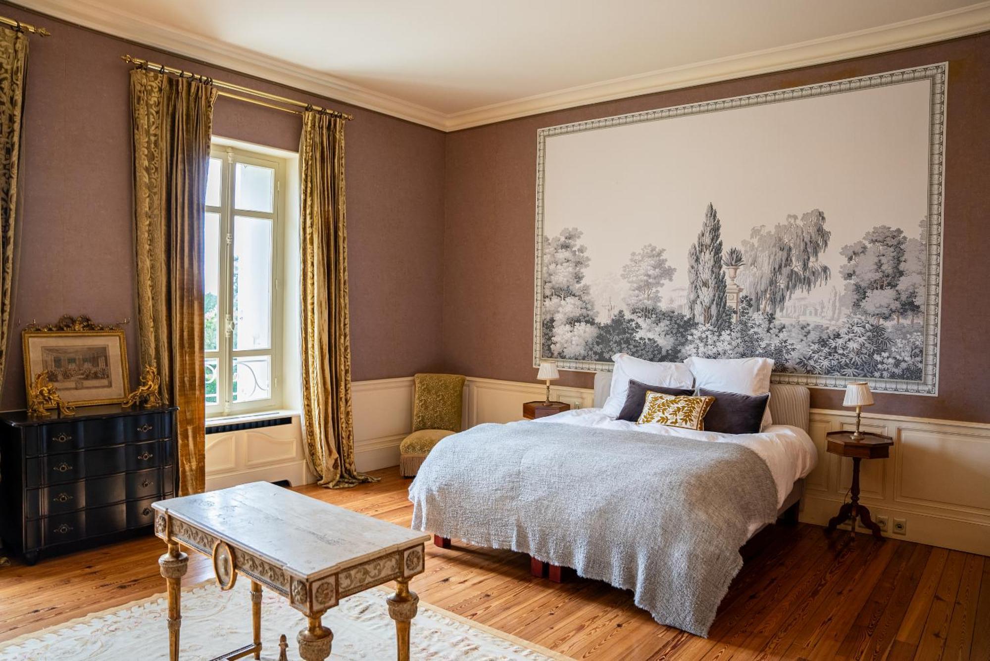 Chateau De Lussac Lussac  Room photo
