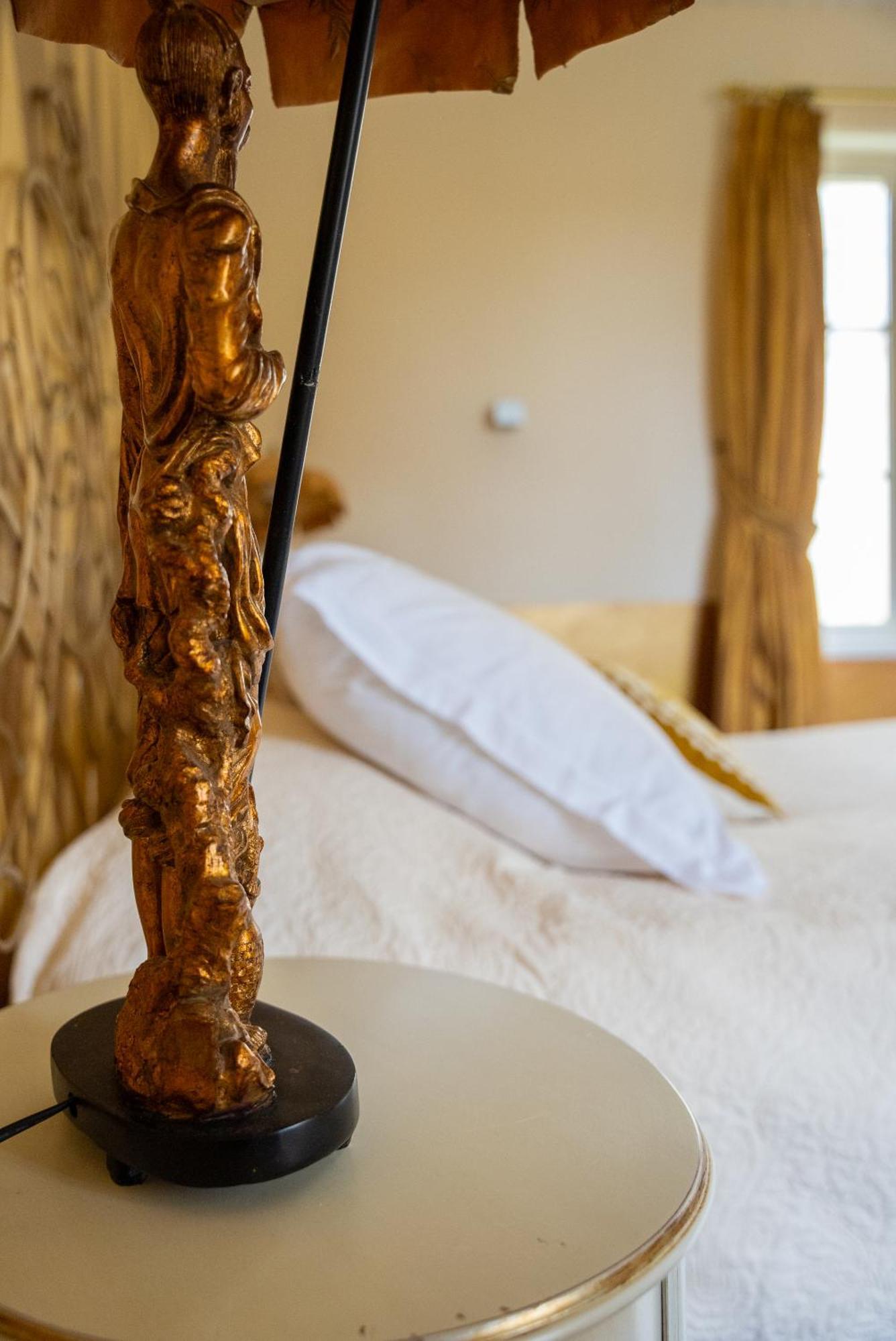 Chateau De Lussac Lussac  Room photo