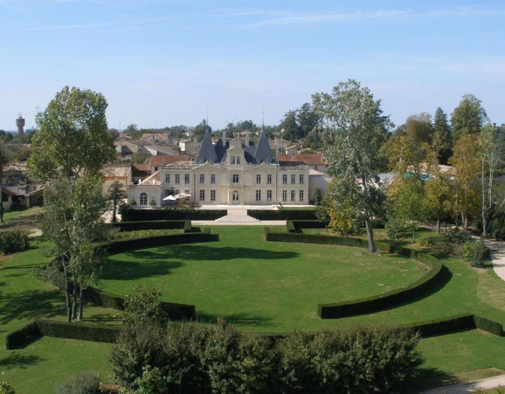 Chateau De Lussac Lussac  Exterior photo